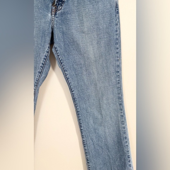Lucky Brand Vintage Dark Wash Rancher Flare Light Wash Mid Rise Boot Cut Jeans - Picture 11 of 16